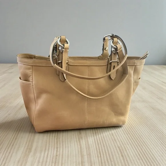 Coach Beige Leather Tote Bag EUC - Picture 3 of 4